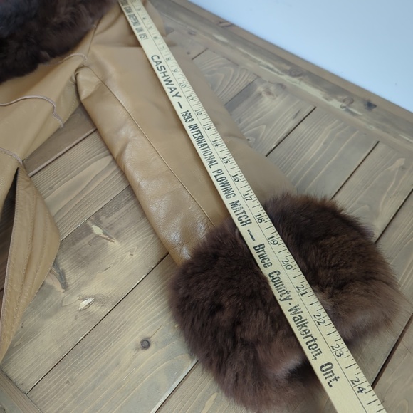 Vintage 70s Tan Leather Belted Coat Brown Faux Fur Trim | Boho Glam Statement - Picture 12 of 16